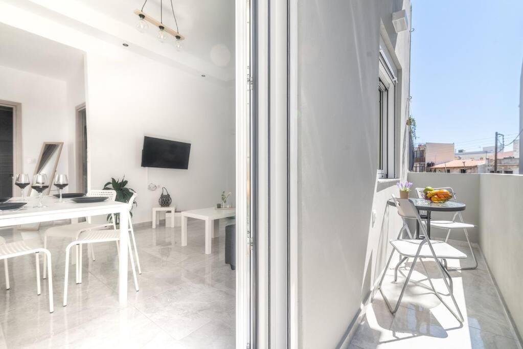 Modern & Stylish Flat For Friends & Couples Lägenhet Heraklion Exteriör bild
