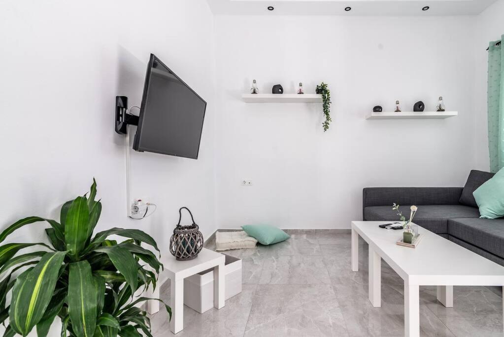 Modern & Stylish Flat For Friends & Couples Lägenhet Heraklion Exteriör bild