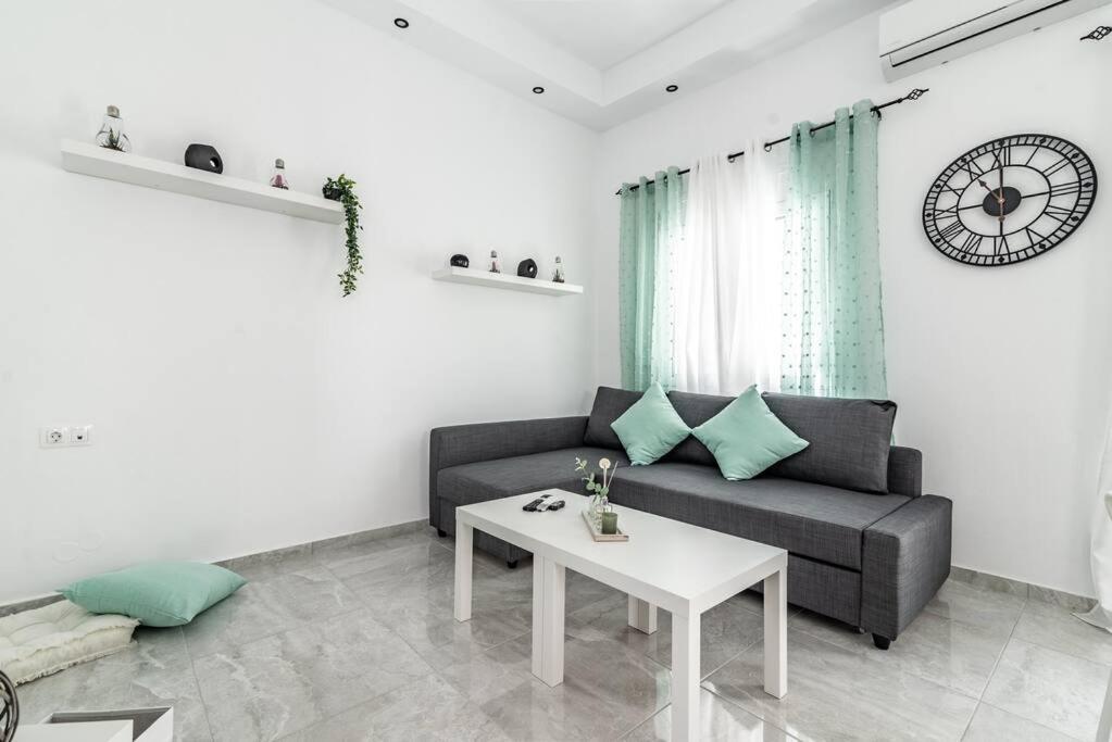 Modern & Stylish Flat For Friends & Couples Lägenhet Heraklion Exteriör bild