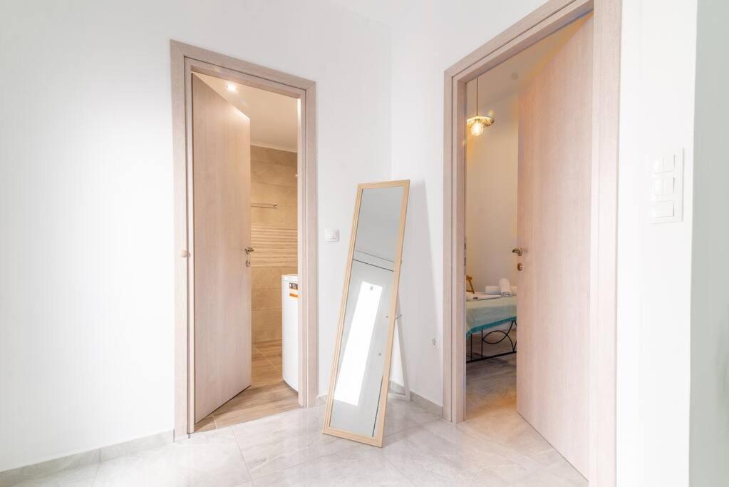 Modern & Stylish Flat For Friends & Couples Lägenhet Heraklion Exteriör bild